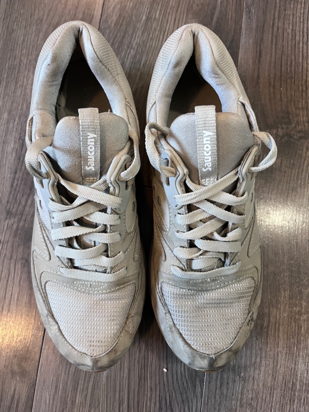 Saucony men’s white cream Grid 8500 size 9